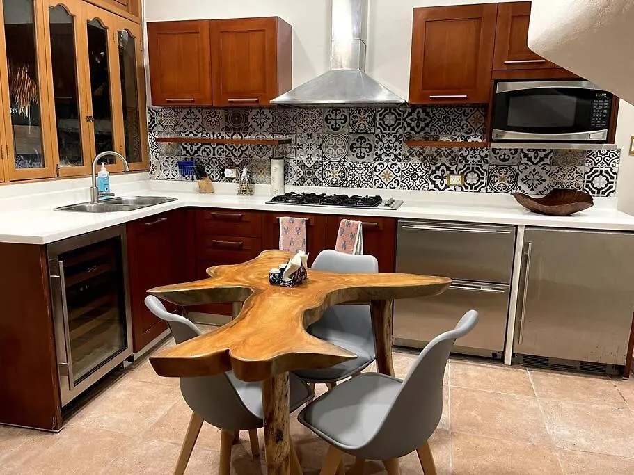 Jungle Meets Modern Condo On 5Th Avenue location